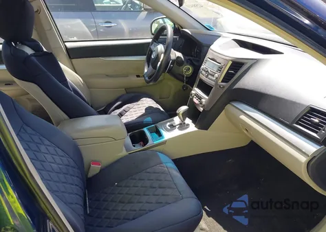 2011 Subaru Outback 2.5I z USA, uszkodzony, nr VIN 4S4BRBAC9B3417374